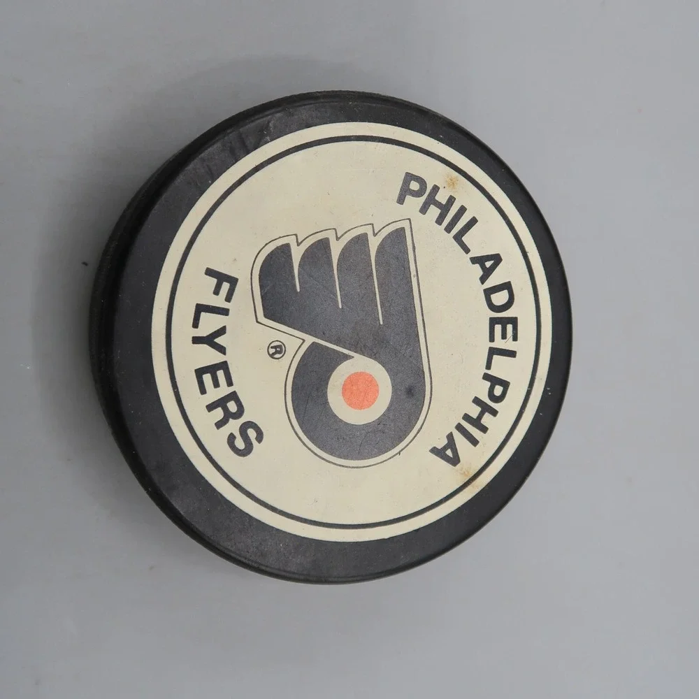 Philadelphia Flyers Hockey Puck‎
